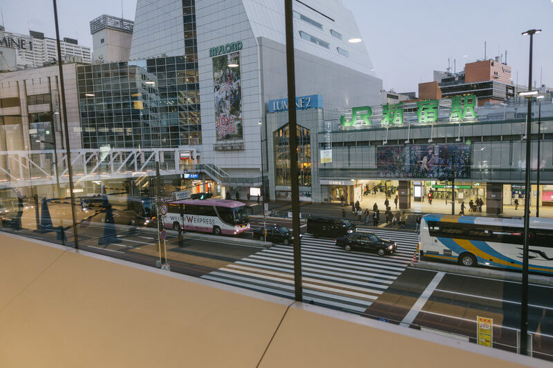 新宿駅東南口